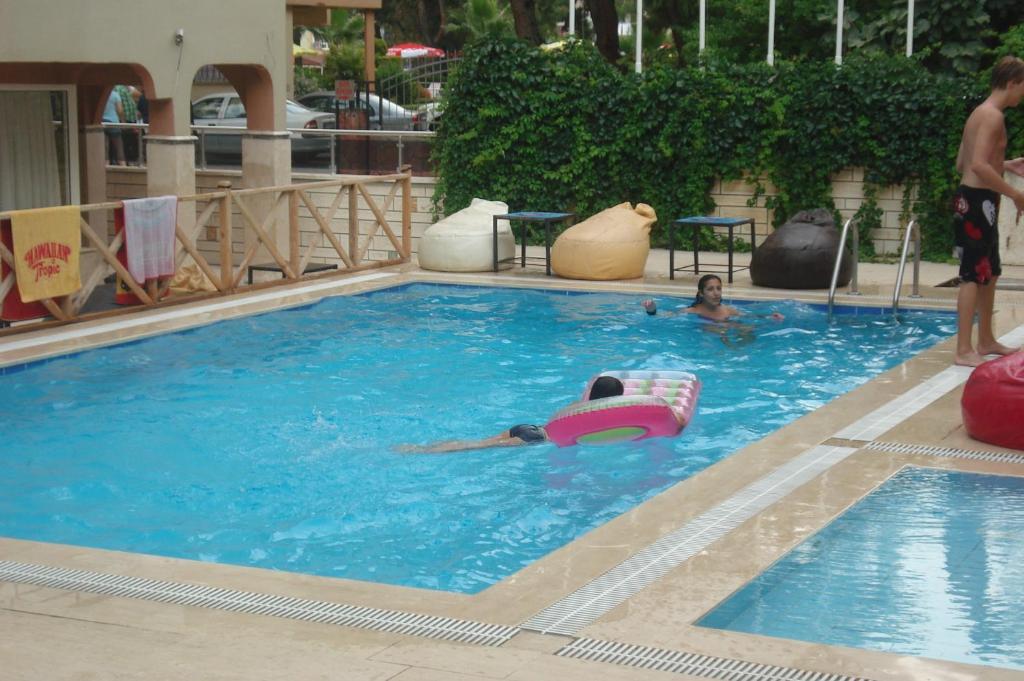 Tumay Hotel Antalya Bagian luar foto